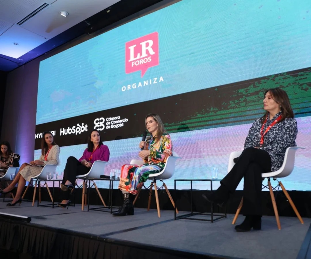 María Consuelo Castro, gerente Claro por Colombia; Jessica Dos Passos, gerente comercial de Marketing y Formación en Hyundai Colombia; Johana Cerpa, VP legal y asuntos corporativos de Coca-Cola Femsa; Martha Cecilia Castaño, gerente de talento humano de Colsubsidio 
